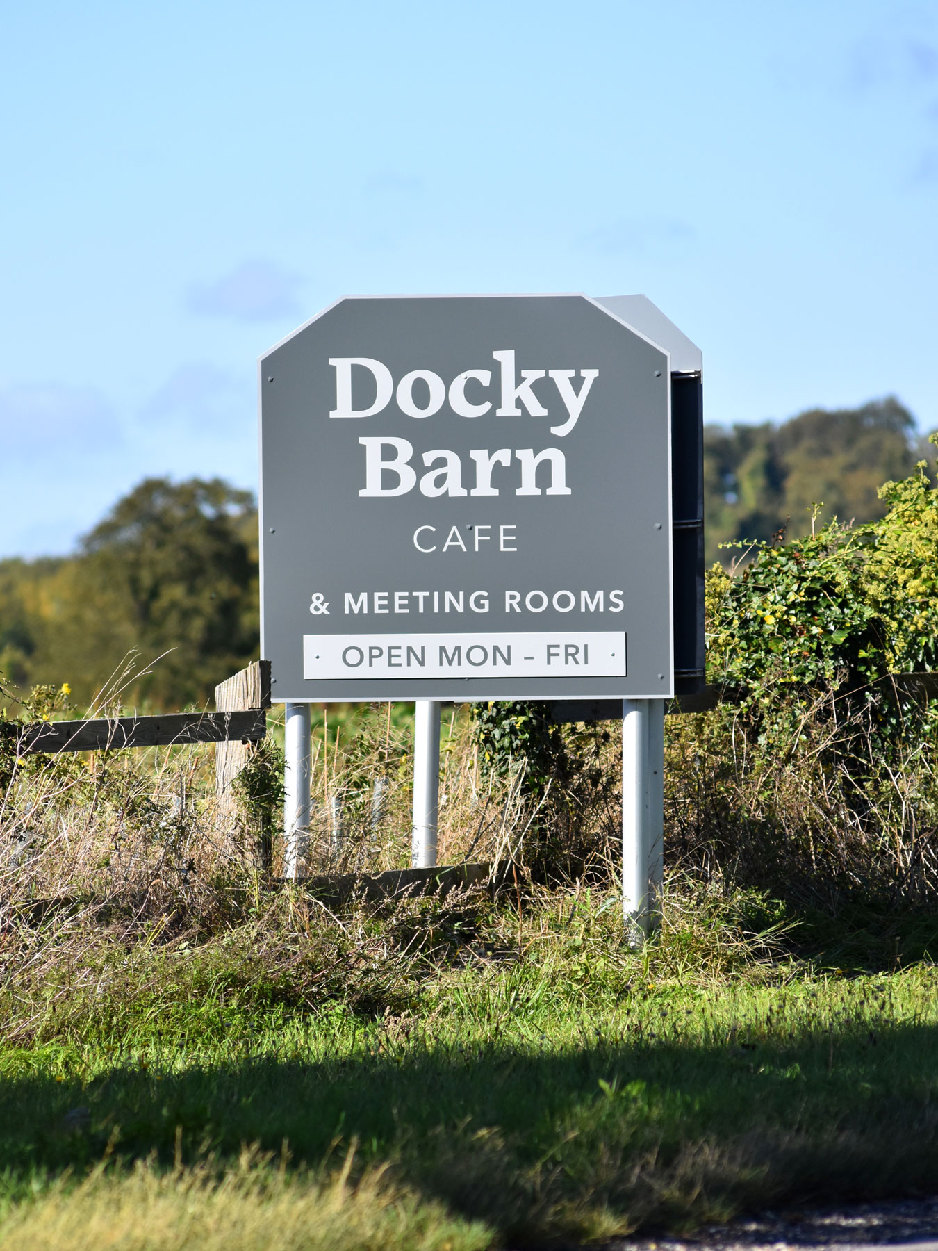 c2021_Ali-Norden_Docky-Barn-Cafe_Road-sign-II Ali Norden_Docky Barn Cafe_road signs